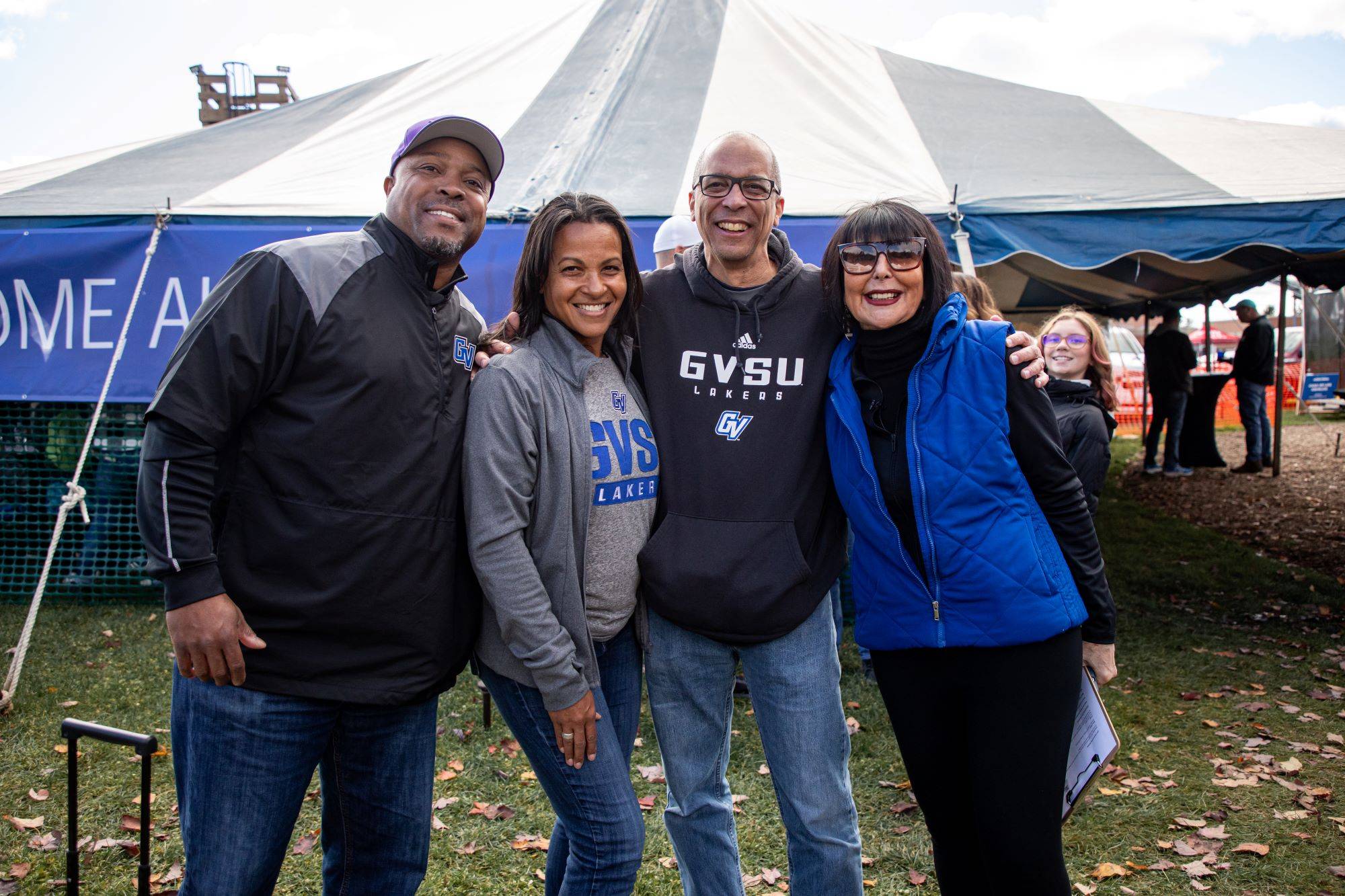 President Mantella tailgates with GVSU alumni